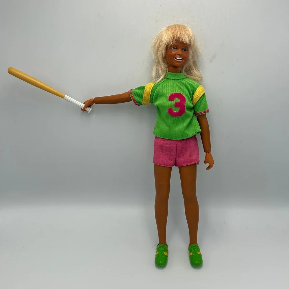 Vintage 1974 Kenner Dusty Softball Champion 70s Action Doll 11.5